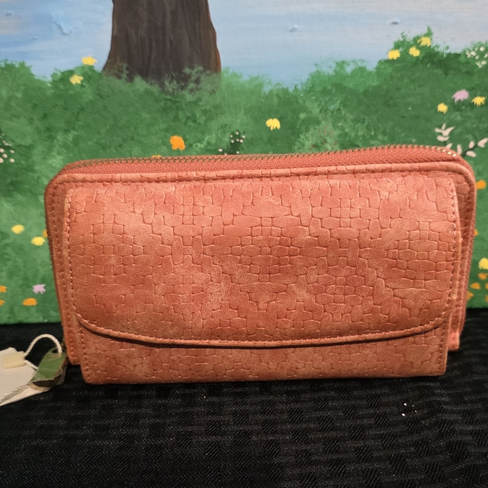 Chic Pink Wallet with Suede Texture and Zipper Closure